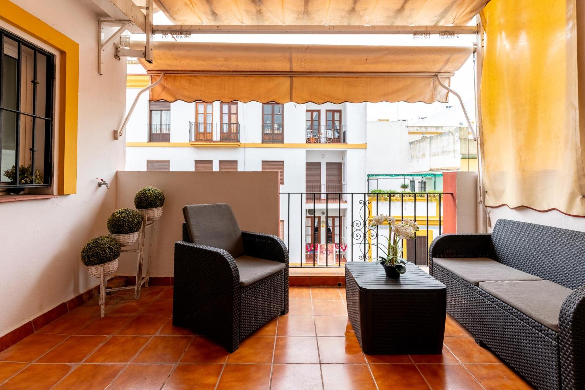 Aoa Casa Triana Familiar Con Terraza Apartment Севиля Екстериор снимка