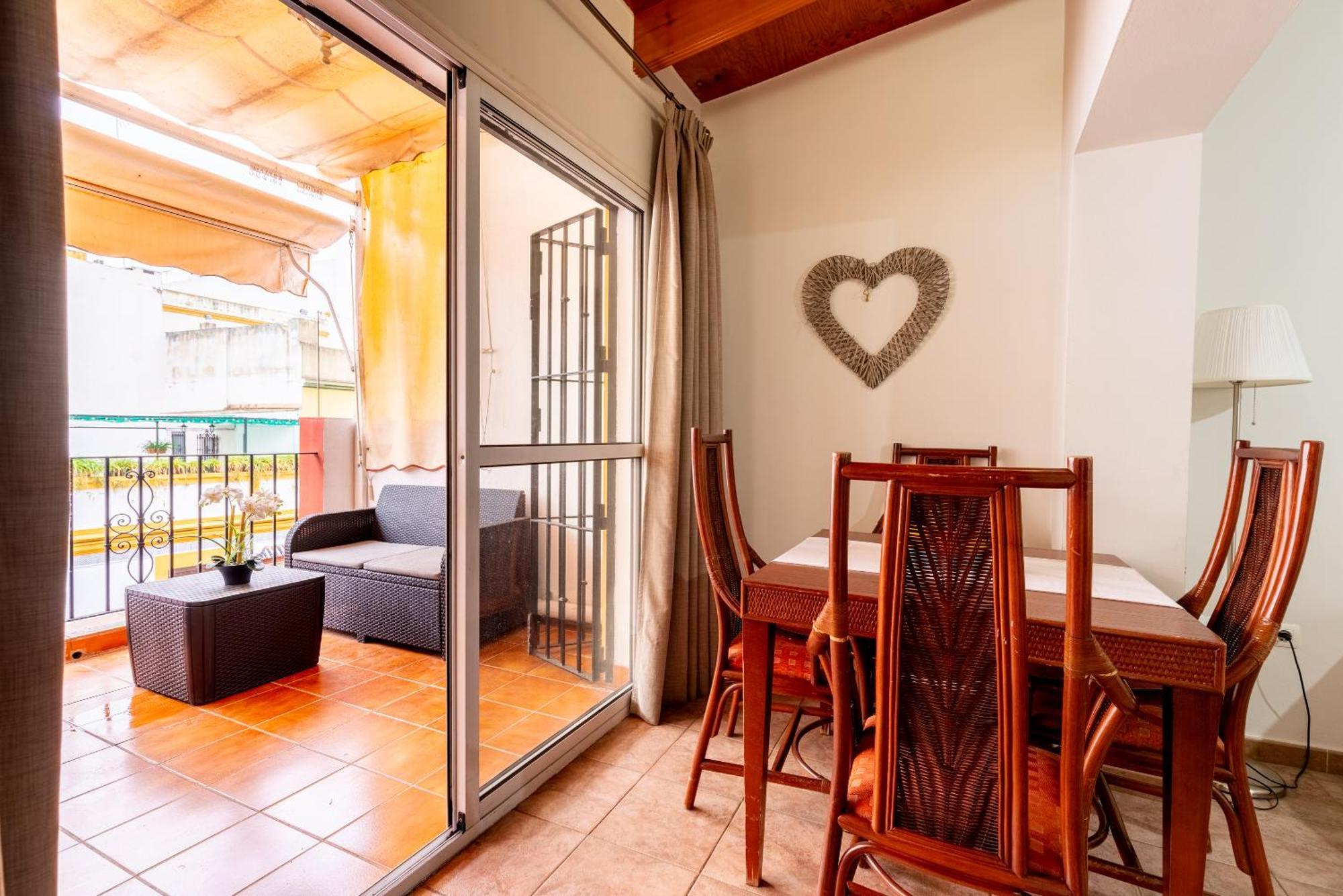 Aoa Casa Triana Familiar Con Terraza Apartment Севиля Екстериор снимка