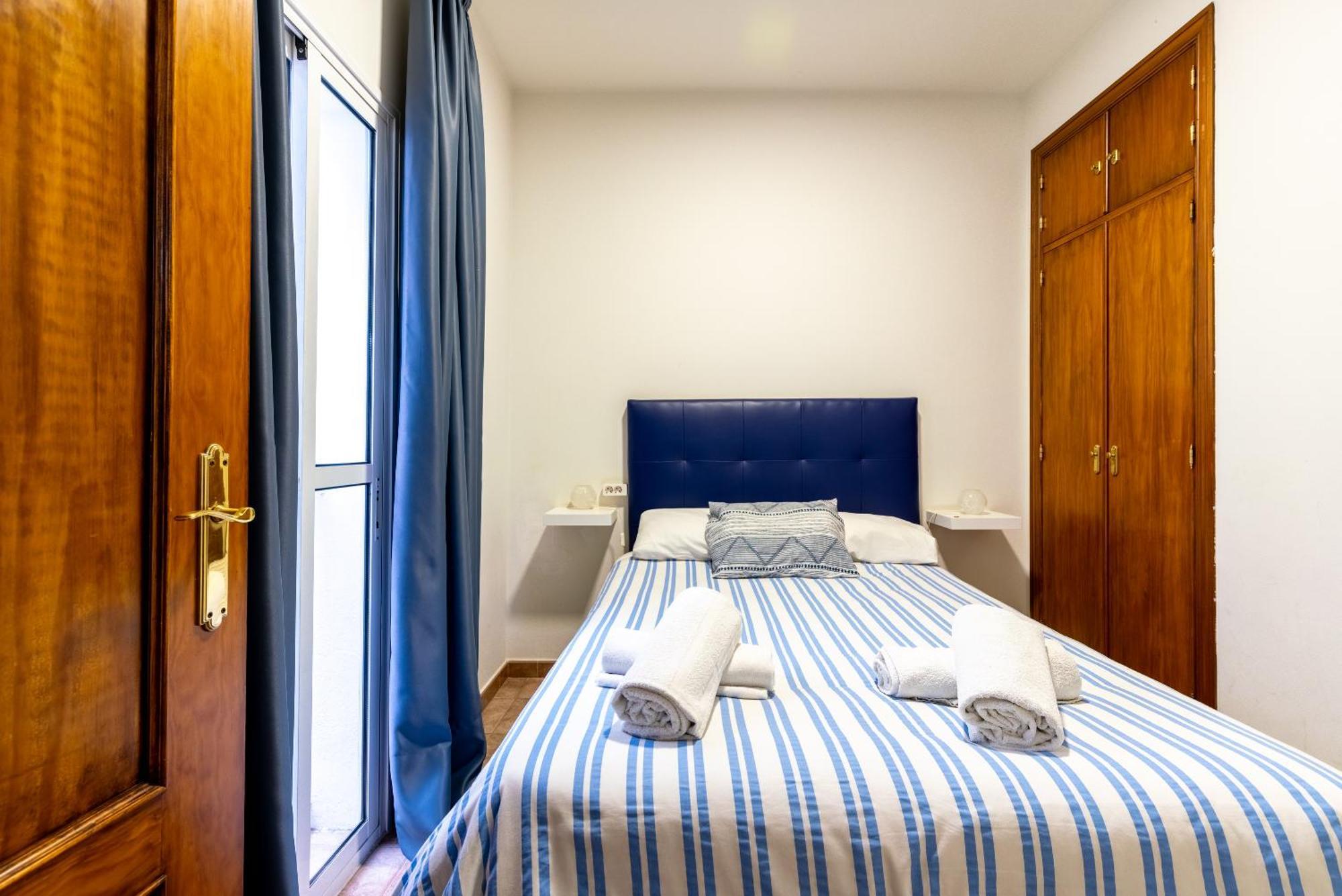 Aoa Casa Triana Familiar Con Terraza Apartment Севиля Екстериор снимка